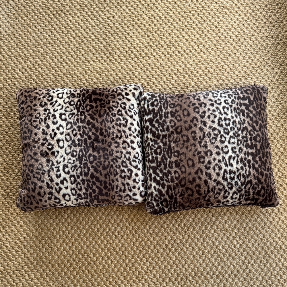 NWOT Giraffe at Home Leopard Print Pillows set of 2